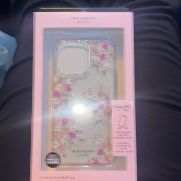 Kate spade new york Protective Case - Picture 6 of 7